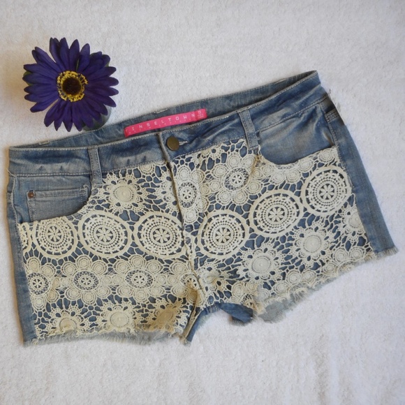 Tinseltown Shorts Tinseltown Jean Shorts Crochet Overlay Size 1